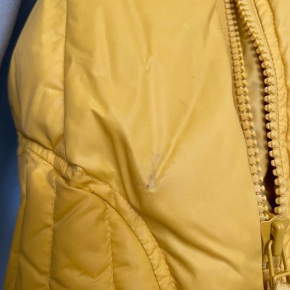 True Religion mustard yellow vest with detachable hood size medium - Picture 4 of 9